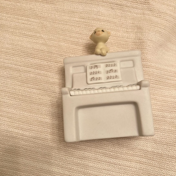 Precious Moments retired! Lord, Keep My Life in Tune, plays Amazing Grace 1984 - Picture 8 of 12